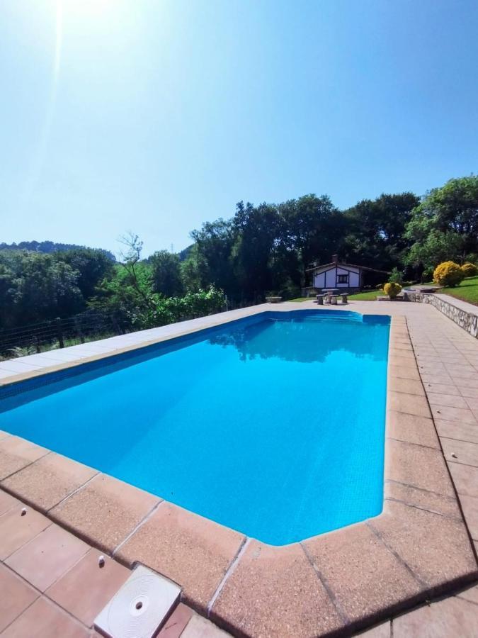 Basoeta Villa Baserri-Santa Ana Luaran gambar